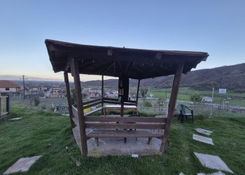 Ένα κιόσκι γεμάτο μικρούς θησαυρούς και ιστορίες στη Φιλύρα Τρικάλων