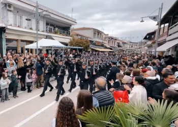 ΔΕΙΤΕ ολόκληρη την παρέλαση της 25ης Μαρτίου στο Μουζάκι Καρδίτσας (ΒΙΝΤΕΟ)