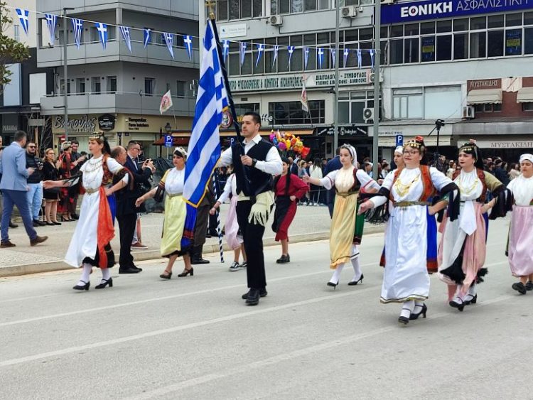 Τα Τρίκαλα γιόρτασαν την Εθνική Επέτειο