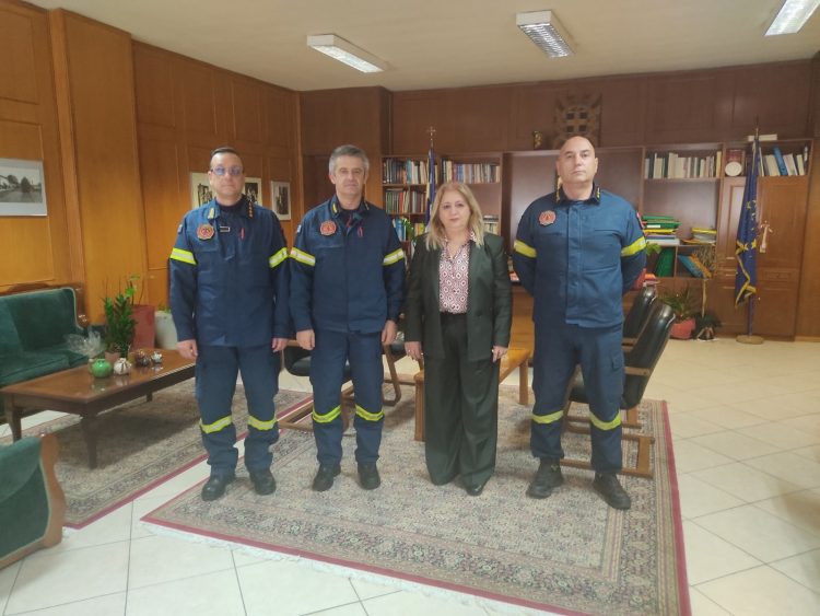Επίσκεψη του Συντονιστή Επιχειρήσεων Στερεάς Ελλάδας και Θεσσαλίας του Πυροσβεστικού Σώματος στην Αντιπεριφερειάρχη της Π.Ε. Τρικάλων