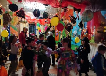 Αποκριάτικο πάρτι 3ου Συστήματος Προσκόπων Τρικάλων και Παλαιών Προσκόπων με ινδιάνικη φασολάδα.