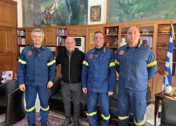 Εθιμοτυπική επίσκεψη Υποστράτηγου συντονιστή επιχειρήσεων της Πυροσβεστικής στον Δήμαρχο Τρικκαίων