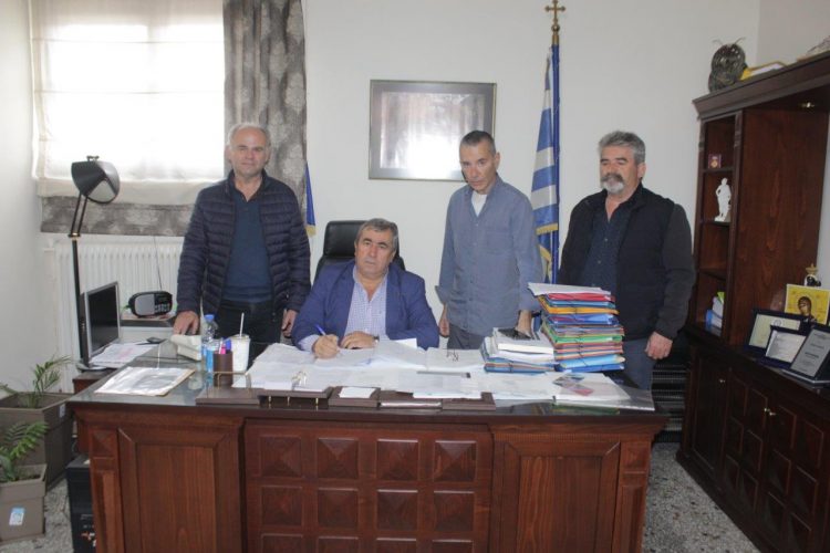 Νέα υπογραφή σύμβασης από τον Δήμαρχο Πύλης Κωνσταντίνο Μαράβα