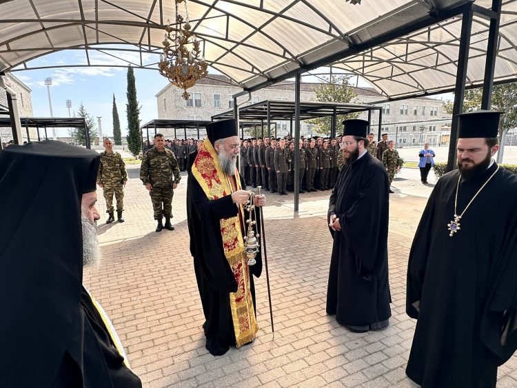 Ο Μητροπολίτης Τρίκκης τέλεσε στην ΣΜΥ την Β’ Στάση των Χαιρετισμών – Όλα όσα είπε για τους “βλάσφημους καλλιτεχνικούς πίνακες” (ΕΙΚΟΝΕΣ)