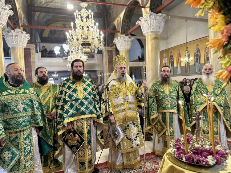 Ο Τρίκκης Χρυσόστομος προσεύχεται να αναδείξει ο Κύριος νέους Τρικαλινούς εργάτες στον αμπελώνα Του (ΕΙΚΟΝΕΣ)