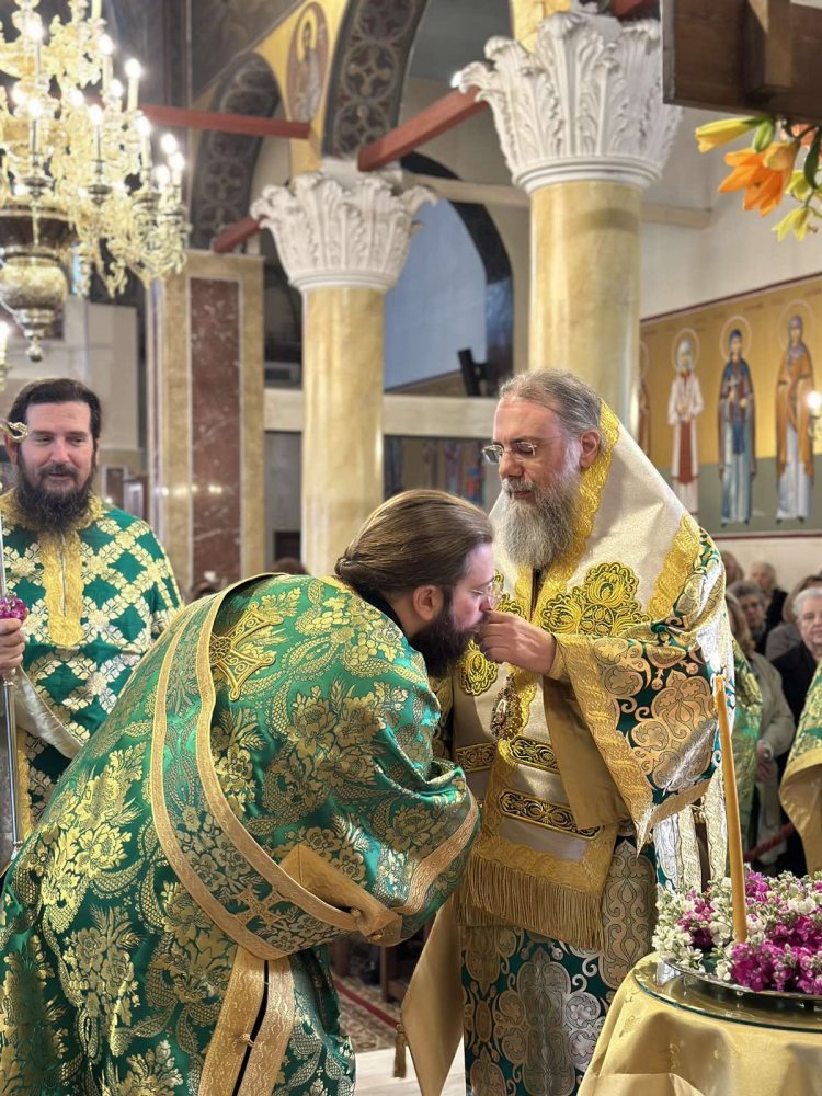 Ο Τρίκκης Χρυσόστομος προσεύχεται να αναδείξει ο Κύριος νέους Τρικαλινούς εργάτες στον αμπελώνα Του (ΕΙΚΟΝΕΣ)