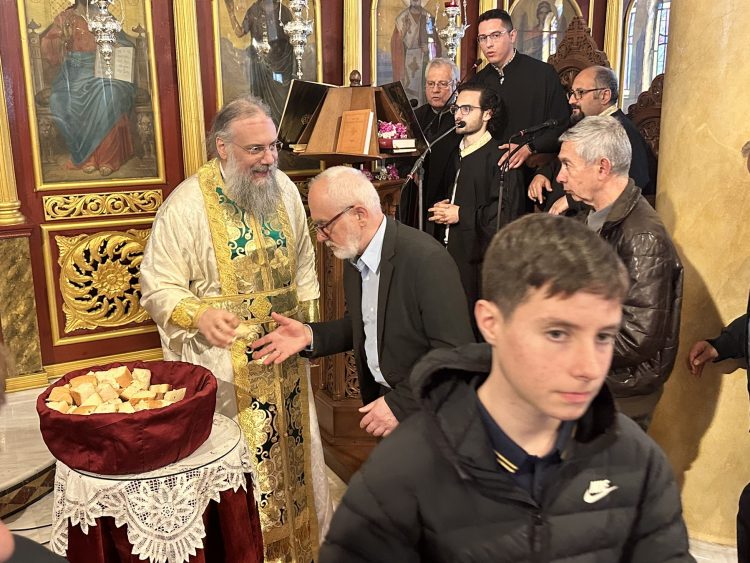 Ο Τρίκκης Χρυσόστομος προσεύχεται να αναδείξει ο Κύριος νέους Τρικαλινούς εργάτες στον αμπελώνα Του (ΕΙΚΟΝΕΣ)