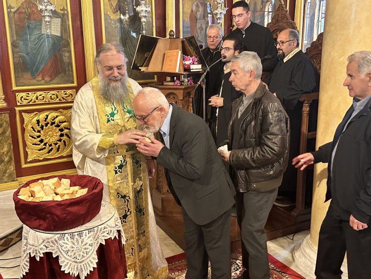 Ο Τρίκκης Χρυσόστομος προσεύχεται να αναδείξει ο Κύριος νέους Τρικαλινούς εργάτες στον αμπελώνα Του (ΕΙΚΟΝΕΣ)