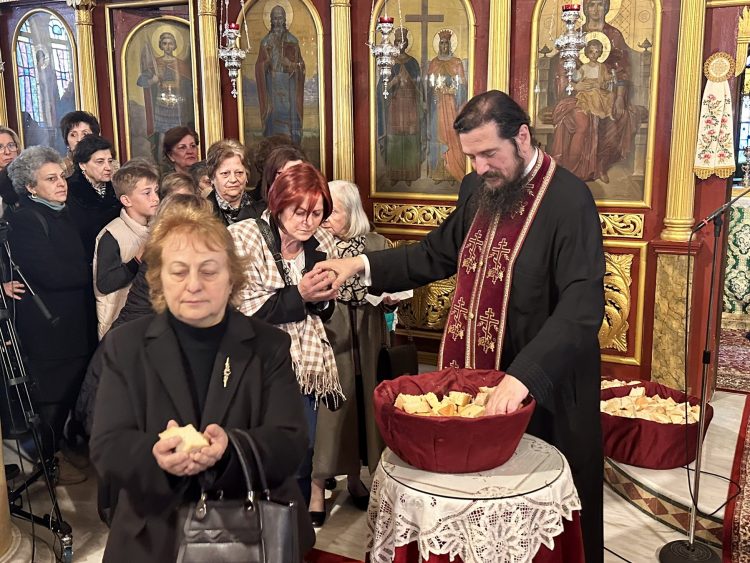 Ο Τρίκκης Χρυσόστομος προσεύχεται να αναδείξει ο Κύριος νέους Τρικαλινούς εργάτες στον αμπελώνα Του (ΕΙΚΟΝΕΣ)