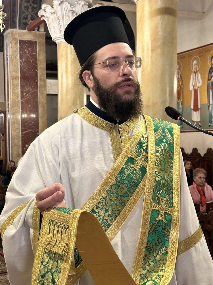 Βαθιά συγκίνηση και πνευματική χαρά κατά την υποδοχή τεμαχίου του Τιμίου Σταυρού στον Ι.Ν. Αγίων Κωνσταντίνου & Ελένης Τρικάλων (ΕΙΚΟΝΕΣ)