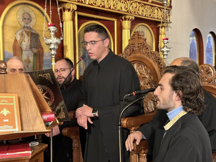 Βαθιά συγκίνηση και πνευματική χαρά κατά την υποδοχή τεμαχίου του Τιμίου Σταυρού στον Ι.Ν. Αγίων Κωνσταντίνου & Ελένης Τρικάλων (ΕΙΚΟΝΕΣ)