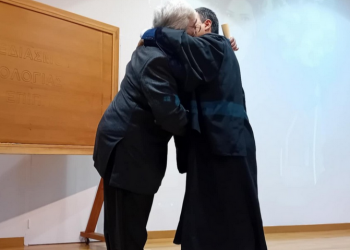 Καρδίτσα: Συγκίνηση για το πτυχίο στους γονείς φοιτήτριας που “χάθηκε” σε τροχαίο (ΕΙΚΟΝΕΣ – ΒΙΝΤΕΟ)
