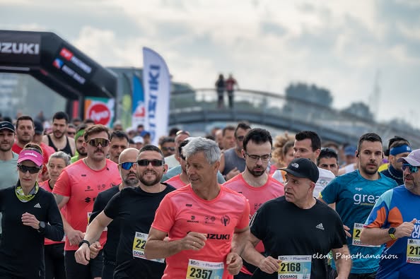 Πλημμύρισε από δρομείς η παραλία του Βόλου (ΕΙΚΟΝΕΣ)