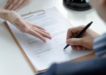Τέμπη: Νέο εξώδικο συγγενών θυμάτων στην Προανακριτική – «Παχύδερμο» ο Τριαντόπουλος, «Αρουραίος» ο Μητσοτάκης!!