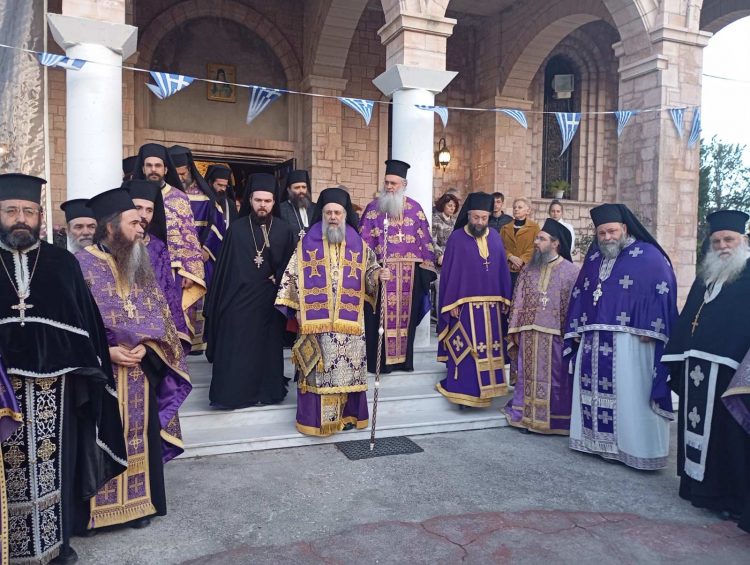 Τα “Άχραντα Πάθη του Κυρίου” από σήμερα και για τέσσερις ημέρες στα Τρίκαλα (ΕΙΚΟΝΕΣ)