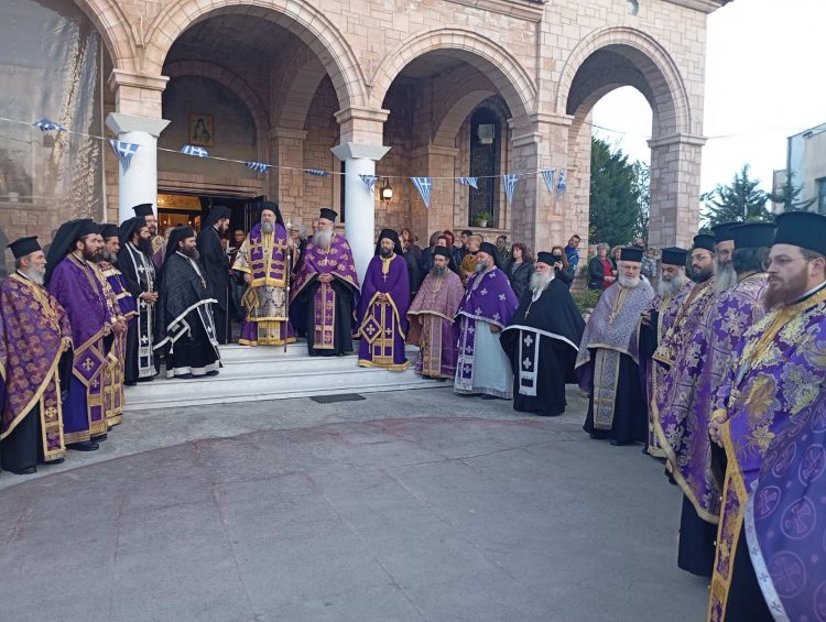 Τα “Άχραντα Πάθη του Κυρίου” από σήμερα και για τέσσερις ημέρες στα Τρίκαλα (ΕΙΚΟΝΕΣ)