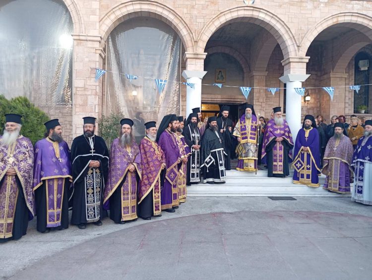 Τα “Άχραντα Πάθη του Κυρίου” από σήμερα και για τέσσερις ημέρες στα Τρίκαλα (ΕΙΚΟΝΕΣ)