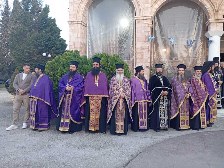 Τα “Άχραντα Πάθη του Κυρίου” από σήμερα και για τέσσερις ημέρες στα Τρίκαλα (ΕΙΚΟΝΕΣ)