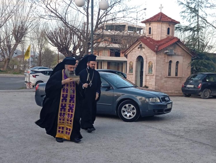 Τα “Άχραντα Πάθη του Κυρίου” από σήμερα και για τέσσερις ημέρες στα Τρίκαλα (ΕΙΚΟΝΕΣ)