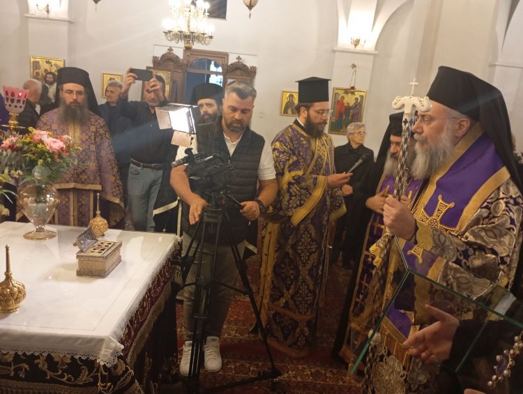 Τα “Άχραντα Πάθη του Κυρίου” από σήμερα και για τέσσερις ημέρες στα Τρίκαλα (ΕΙΚΟΝΕΣ)