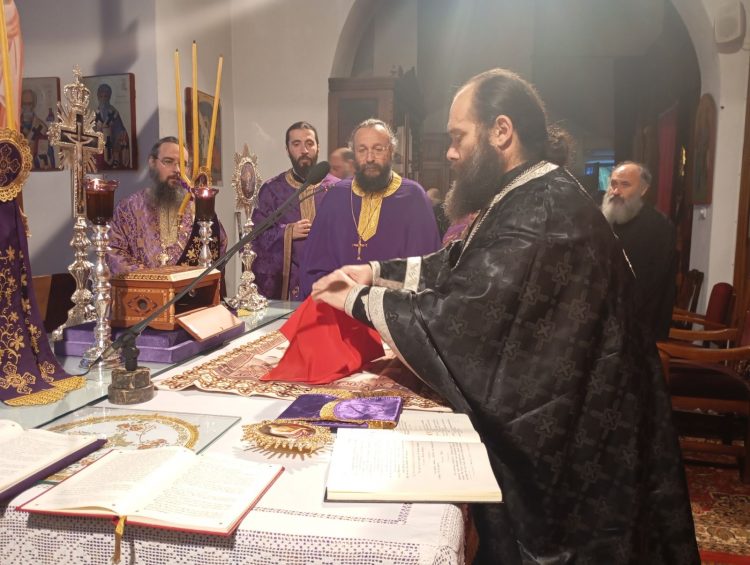 Τα “Άχραντα Πάθη του Κυρίου” από σήμερα και για τέσσερις ημέρες στα Τρίκαλα (ΕΙΚΟΝΕΣ)