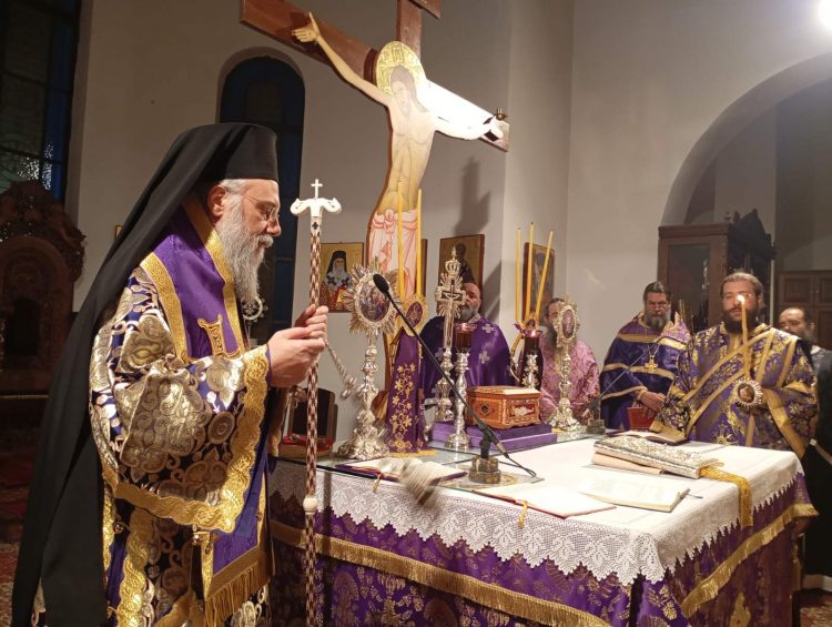 Τα “Άχραντα Πάθη του Κυρίου” από σήμερα και για τέσσερις ημέρες στα Τρίκαλα (ΕΙΚΟΝΕΣ)