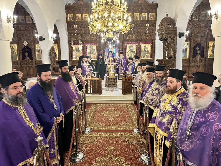 Τα “Άχραντα Πάθη του Κυρίου” από σήμερα και για τέσσερις ημέρες στα Τρίκαλα (ΕΙΚΟΝΕΣ)