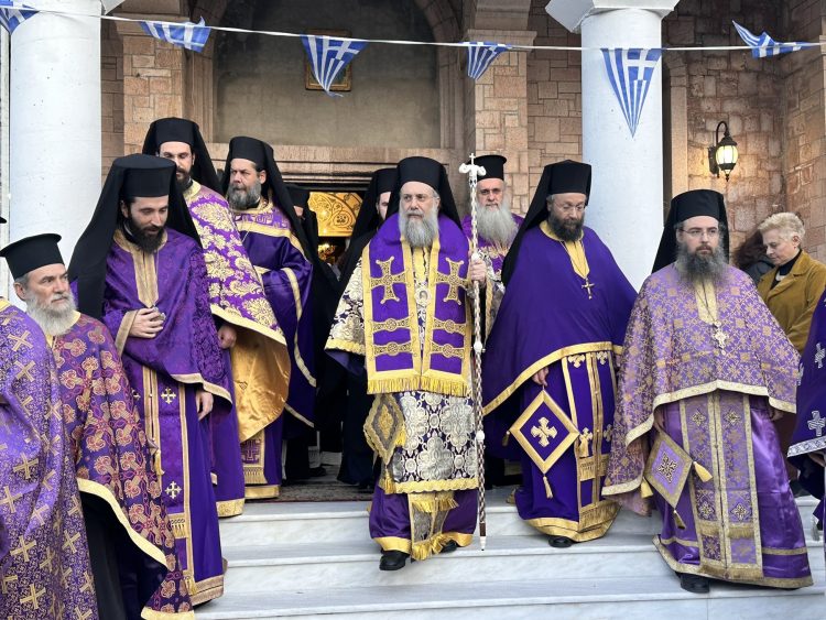 Τα “Άχραντα Πάθη του Κυρίου” από σήμερα και για τέσσερις ημέρες στα Τρίκαλα (ΕΙΚΟΝΕΣ)
