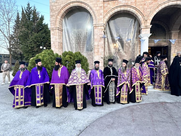Τα “Άχραντα Πάθη του Κυρίου” από σήμερα και για τέσσερις ημέρες στα Τρίκαλα (ΕΙΚΟΝΕΣ)