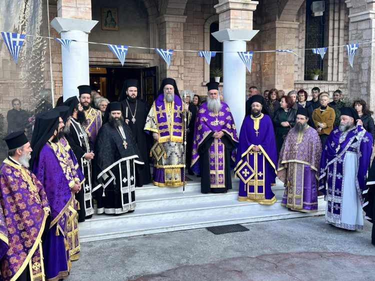 Τα “Άχραντα Πάθη του Κυρίου” από σήμερα και για τέσσερις ημέρες στα Τρίκαλα (ΕΙΚΟΝΕΣ)
