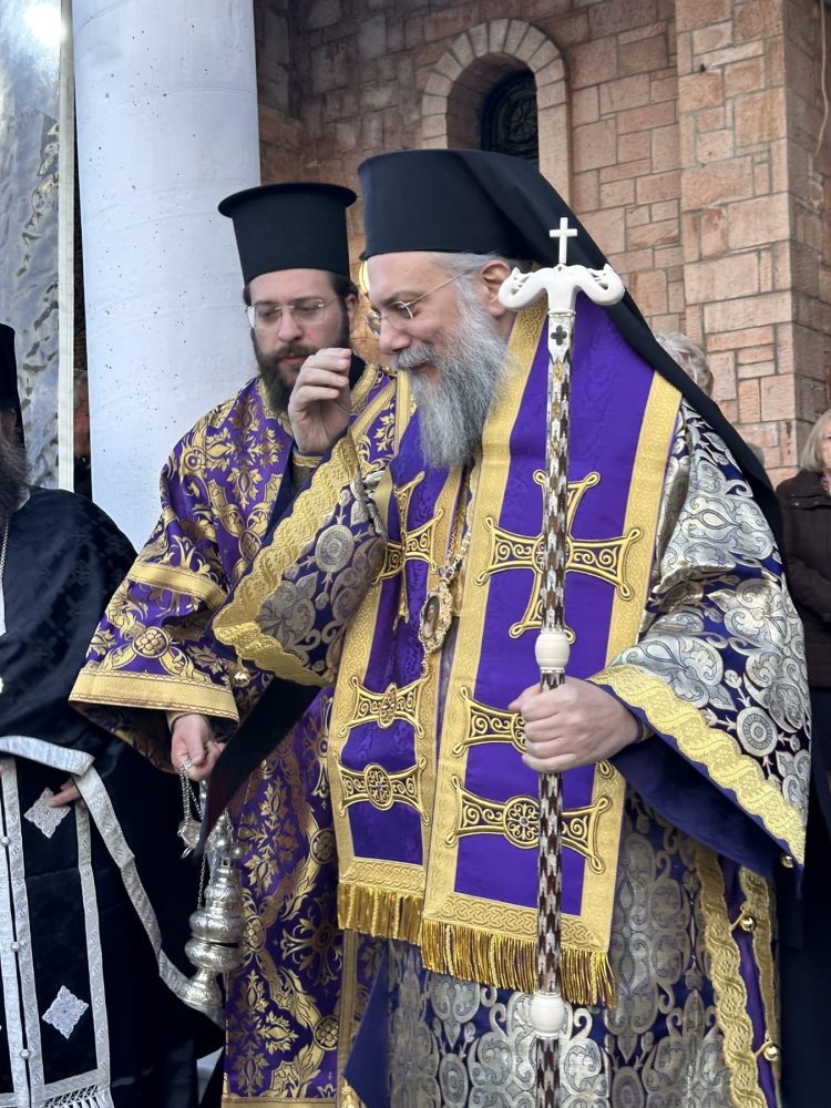 Τα “Άχραντα Πάθη του Κυρίου” από σήμερα και για τέσσερις ημέρες στα Τρίκαλα (ΕΙΚΟΝΕΣ)