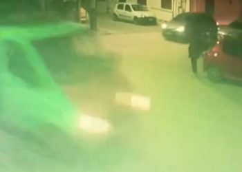 Βόλος: Φορτηγό με φιάλες αερίου πήρε σβάρνα αυτοκίνητα και τράπηκε σε φυγή – «Από θαύμα δεν είχαμε θύμα» (ΒΙΝΤΕΟ)