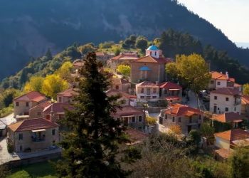 Το «πέτρινο διαμάντι» της Ευρυτανίας για όσους αναζητούν χαλάρωση και καλό φαγητό