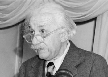 Ο Αϊνστάιν κινδύνευσε να πνιγεί πάνω από 30 φορές στα νερά της Νέας Υόρκης