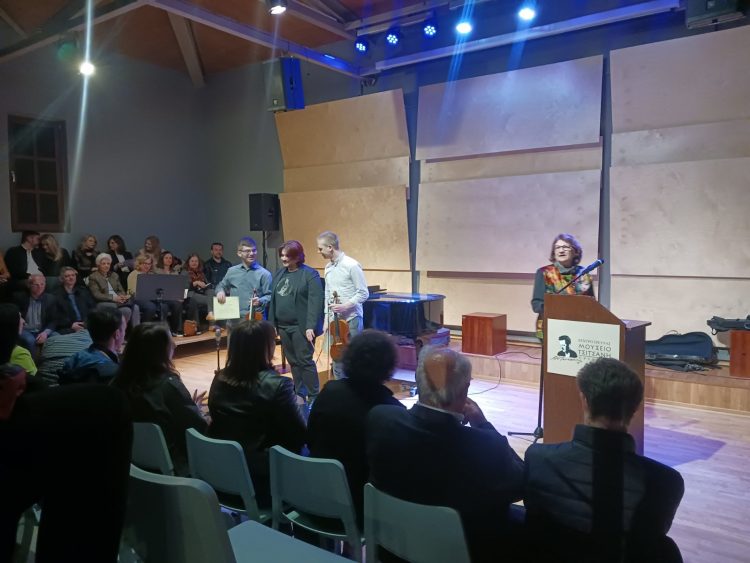 Η μαγεία της μουσικής δωματίου και της ελληνικής παράδοσης «έντυσαν» το Μουσείο Τσιτσάνη