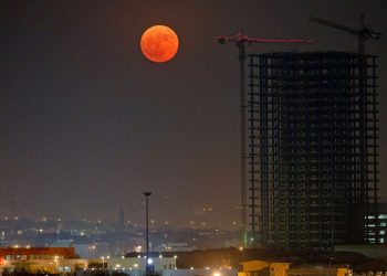 Η Σελήνη απομακρύνεται από τη Γη και φέρνει συγκλονιστικές αλλαγές στον χρόνο