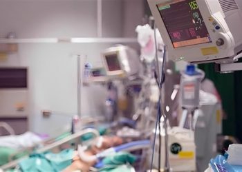 Λάρισα: Στην εντατική δύο 19χρονοι μετά από φωτιά που ξέσπασε σε αυτοκίνητο