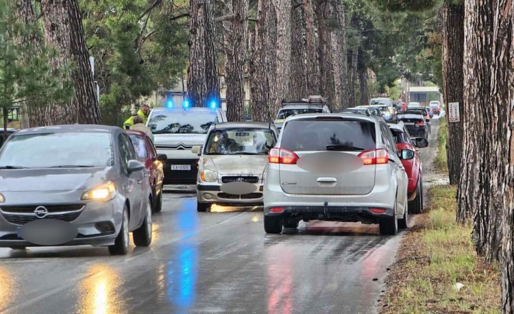 Λάρισα: Γυναίκα τραυματίστηκε μετά από παράσυρση αυτοκινήτου – Δείτε φωτογραφίες