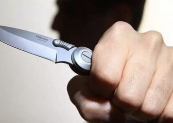 Κι άλλο αιματηρό επεισόδιο στη Λάρισα: Μαχαίρωσε τον αδερφό του μέσα στο σπίτι του – Στο νοσοκομείο ο τραυματίας, συνελήφθη ο δράστης