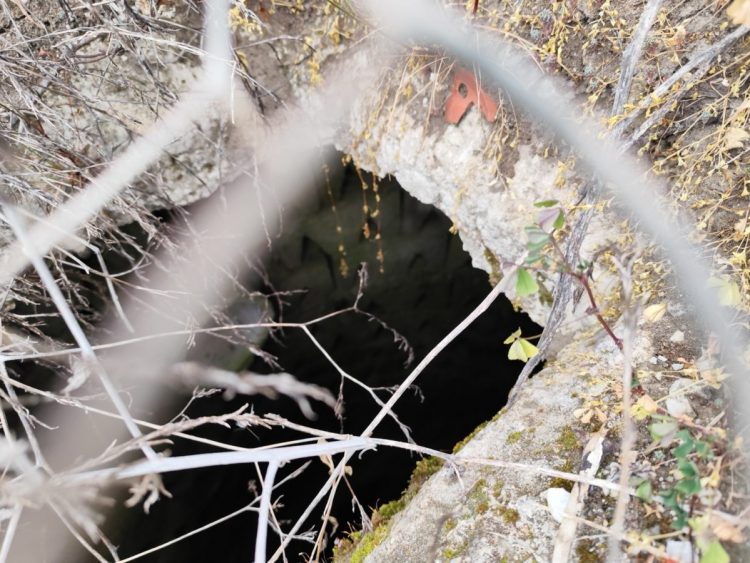 Επικίνδυνο πηγάδι – φρεάτιο σε χώρο που παίζουν παιδιά σε περιοχή της Λάρισας (ΕΙΚΟΝΕΣ)