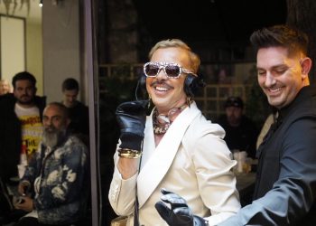 Δείτε φωτογραφίες και βίντεο: Ο Λάκης Γαβαλάς ήρθε Λάρισα και… συμπαραστάθηκε στον αγώνα των αγροτών!
