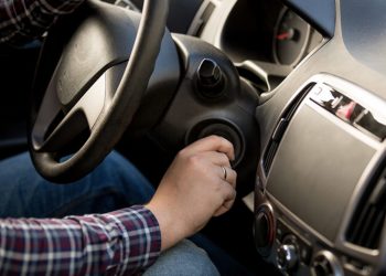 Ο Λαρισαίος αυτοκινητιστής που δέχτηκε 57 σφαίρες: «Έζησα τη νύχτα του Αγίου Βαρθολομαίου» (ΕΙΚΟΝΕΣ)