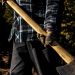 Λάρισα: Βγήκε από το αυτοκίνητο και επιτέθηκε σε τρία παιδιά με τσεκούρι – Κατάφερε χτύπημα σε 16χρονο σπρώχνοντάς τον