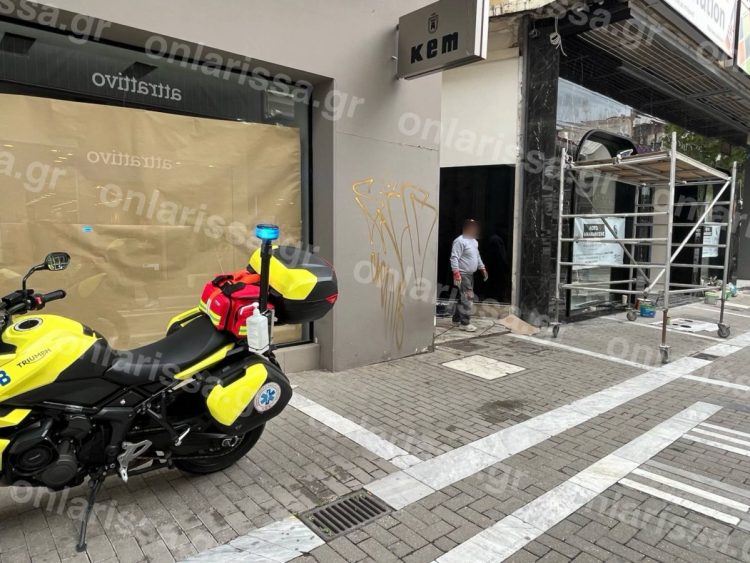 Αναστάτωση στο κέντρο της Λάρισας – Άντρας έπεσε από ύψος (ΕΙΚΟΝΕΣ)