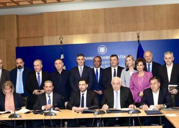 Υπεγράφησαν οι συμβάσεις για τα σιδηροδρομικά έργα αποκατάστασης των ζημιών στην γραμμή Παλαιοφάρσαλος – Καλαμπάκα και το λοιπό δίκτυο Θεσσαλίας – Στερεάς Ελλάδας από τις θεομηνίες «Daniel» & «Elias»