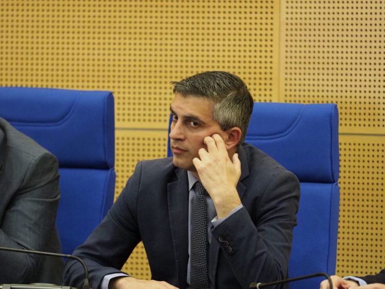 Υπουργός Χρ. Δήμας από Λάρισα: Μια σημαντική μέρα, υπογράφουμε συμβάσεις για έργα αποκατάστασης – Πιο βιώσιμες και ανθεκτικές οι υποδομές (ΕΙΚΟΝΕΣ – ΒΙΝΤΕΟ)
