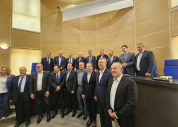 Σημαντική στιγμή για τη Θεσσαλία – Έπεσαν οι υπουργικές υπογραφές για τα έργα αποκατάστασης που ξεκινούν άμεσα (ΕΙΚΟΝΕΣ – ΒΙΝΤΕΟ)