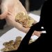Σοκ για οικογένεια Λαρισαίων: Αντί για χρυσές λίρες, αγόρασαν… κέρματα των είκοσι λεπτών! – Έχασαν 145.000 ευρώ!
