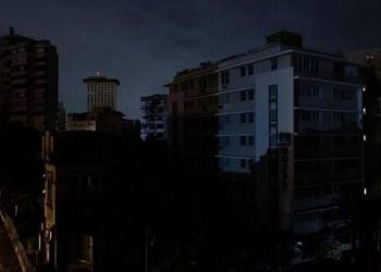 Σκηνές χάους από το μπλακ άουτ σε Ισπανία και Πορτογαλία: Προβλήματα σε μεταφορές και τηλεπικοινωνίες – Απίστευτες φωτογραφίες