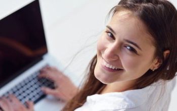 Δουλεύετε από το σπίτι; Ελιξίριο ευεξίας αυτή η “μικροαλλαγή” στη ρουτίνα σας